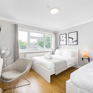 Zimmer mit zwei Einzelbetten