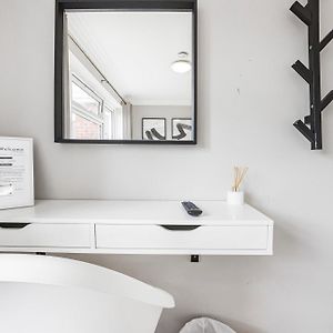 Budget Zimmer mit Kingsize-Bett